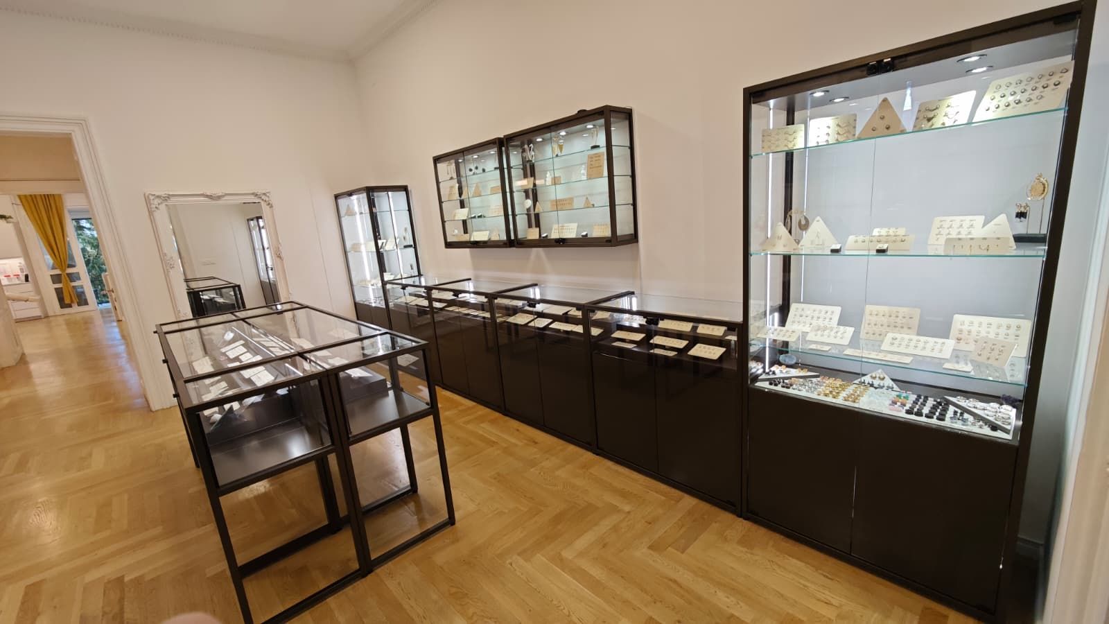 Tattoo & piercing shop